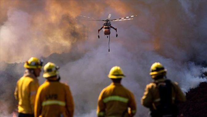 Kaliforniya&#039;daki orman yangınları ABD&#039;li dünya ünlü isimleri de vurdu