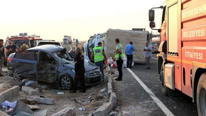 Mardin&#039;de Başsavcı ve Adalet Komisyonu Başkanı trafik kazasında yaralandı