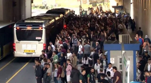 Metrobüs duraklarında yoğunluk devam ediyor! Altunizade&#039;den sonra Zincirlikuyu...