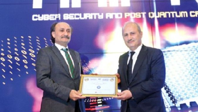 Prof. Dr. Mustafa Alkan’a üstün hizmet ödülü
