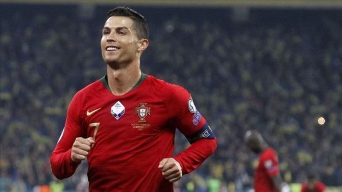 Ronaldo milenyum futboluna damga vuruyor