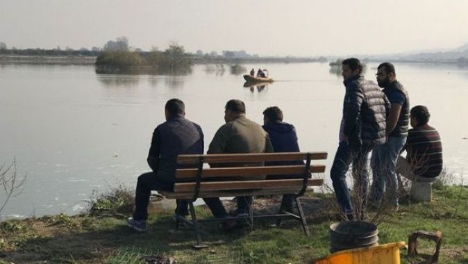 Sakarya&#039;da nehre düşen iki kişi öldü