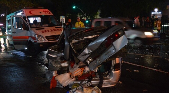 Sarıyer’de otomobil kırmızı ışıkta bekleyen araca çarptı: 7 yaralı