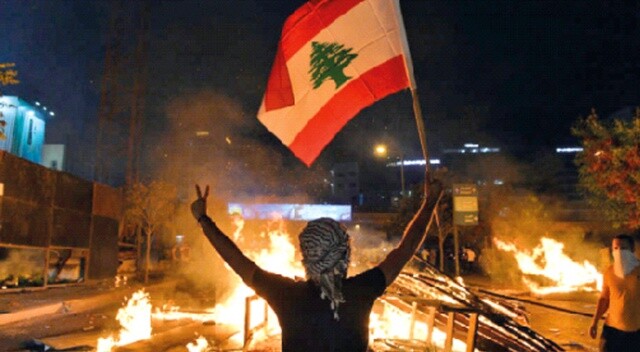 WhatsApp öfkesi! Lübnan halkı sokağa döküldü