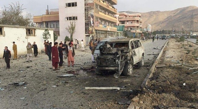 Afganistan&#039;da bomba yüklü araçla saldırı: 7 ölü