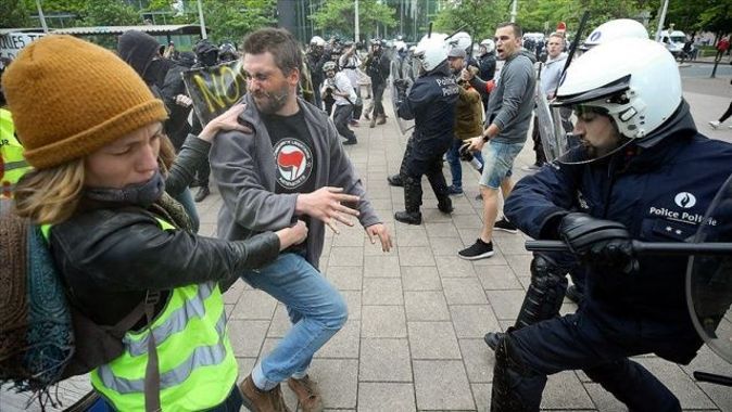 Fransız polisi &#039;sarı yelekliler&#039;e uyguladığı şiddetten yargılanacak