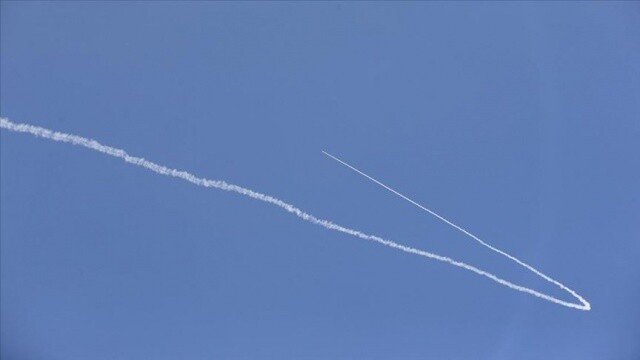 İsrail’in hava saldırılarına İslami Cihad roketlerle karşılık veriyor