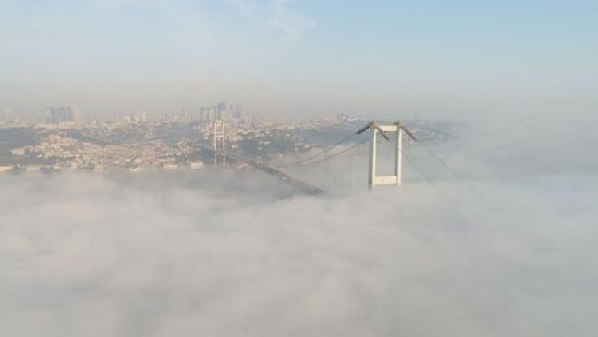 İstanbul güne sisle uyandı! Seferler iptal edildi...
