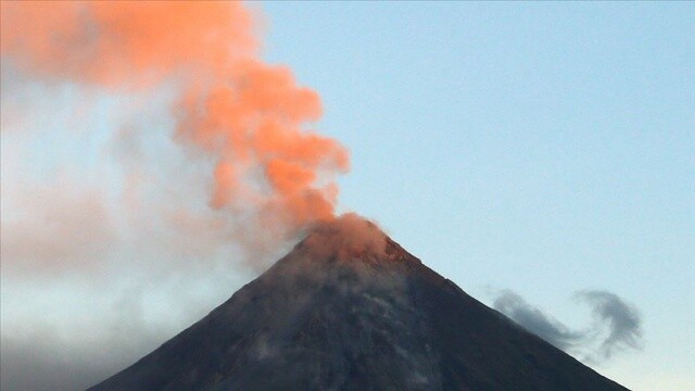 Japonya&#039;da Sakurajima Yanardağı patladı