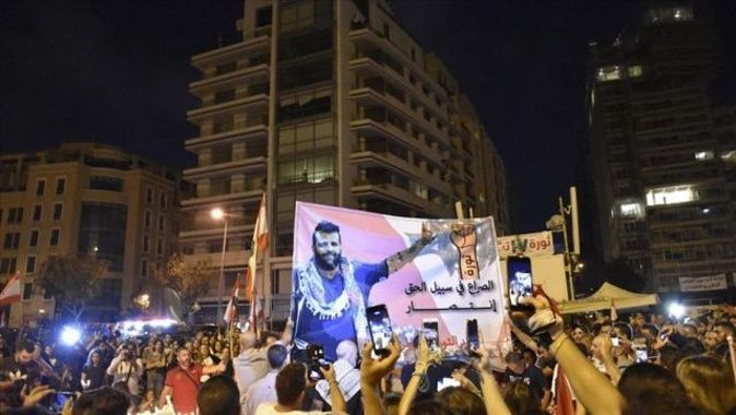 Lübnan&#039;da Avn&#039;ın açıklamaları sonrası yeniden alevlenen gösteriler sürüyor