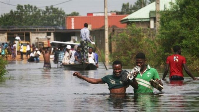 Nijerya&#039;da sel 40 bin kişiyi yerinden etti