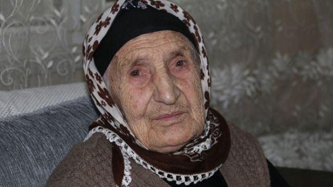 Rizeli 107 yaşındaki Emine nine uzun yaşamanın formülünü açıkladı