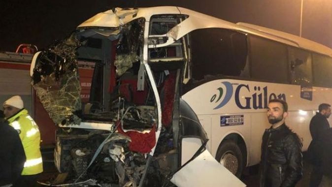 Ankara&#039;da 2 ayrı otobüs kazası: 1&#039;i ağır 11 yaralı
