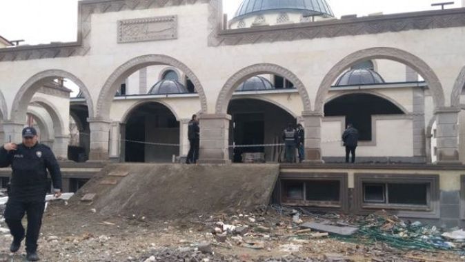 Cami inşaatında cansız beden bulundu! Polis ekipleri harekete geçti