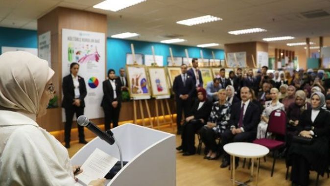 Emine Erdoğan, Malezya&#039;da YEE Türk Kültür Merkezini açtı