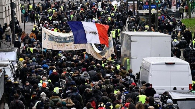 Fransa&#039;da Macron karşıtları yine sokağa çıkacak