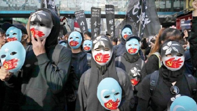 Hong Kong’da Doğu  Türkistan protestosu