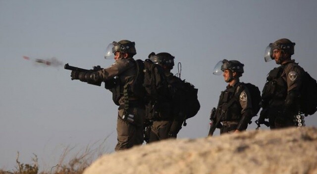 İsrail askerleri Batı Şeria&#039;da iki Filistinli işçiyi yaraladı