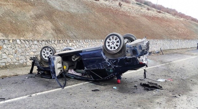 Kahramanmaraş&#039;ta otomobil takla attı: 1 ölü, 1 yaralı