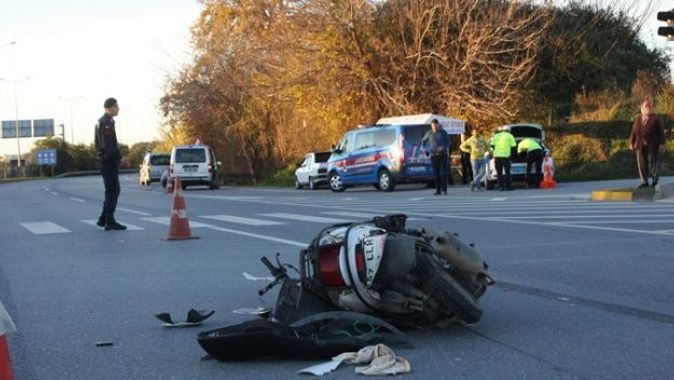 Kasksız motosiklet sürücüsünün kırmızı ışık ihlali ölümle sonuçlandı
