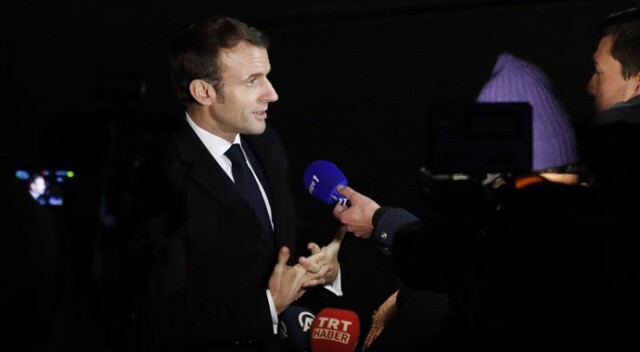 Macron, NATO&#039;yu eleştirirken ABD&#039;nin ittifaka katkısını kastetmediğini söyledi