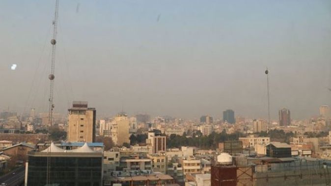 Tahran&#039;da hava kirliliği nedeniyle okullar tatil edildi