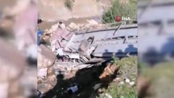 Tunus&#039;ta otobüs devrildi: 22 ölü, 21 yaralı