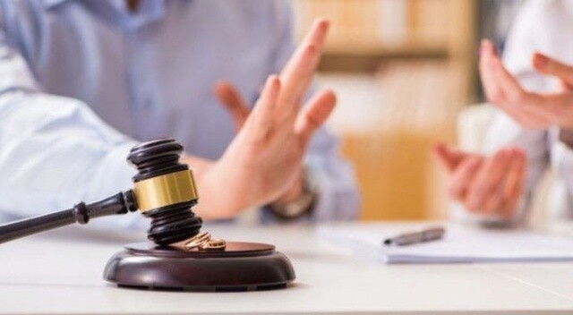 Yargıtay&#039;dan emsal karar! Eşe yumruk atmak boşanma sebebi