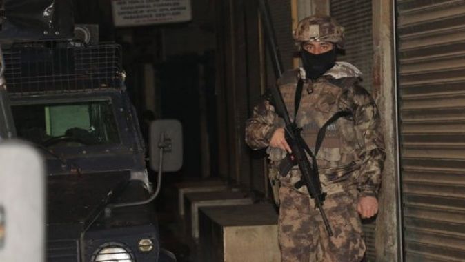 Adana&#039;da şafak vakti DEAŞ operasyonu! Çok sayıda gözaltı var