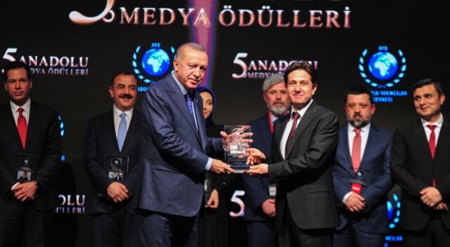Batuhan Yaşar&#039;a &#039;Yılın Araştırmacı Gazetecisi&#039; ödülü!