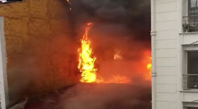 Esenyurt&#039;ta korkutan yangın! Mahsur kalan 2 çocuk kurtarıldı
