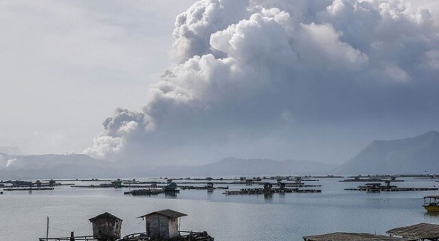 Filipinler&#039;deki Taal Yanardağı&#039;nda ikinci patlama