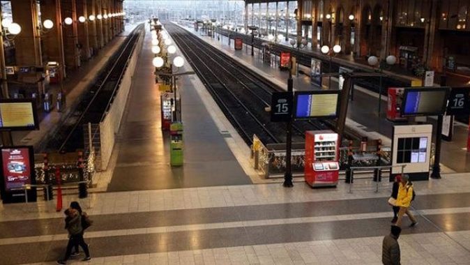 Fransa&#039;da grevlerin tren şirketine 20 günlük maliyeti 600 milyon Euro