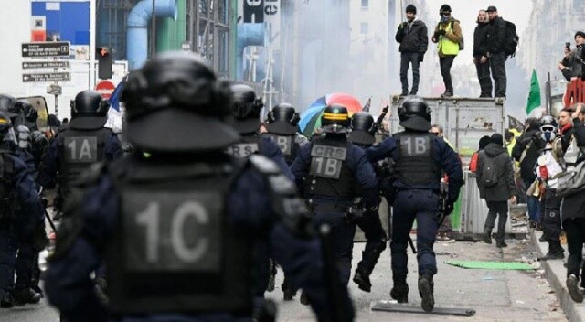 Fransa&#039;da polisin göstericilere yakın mesafeden plastik mermi kullanmasıyla ilgili soruşturma