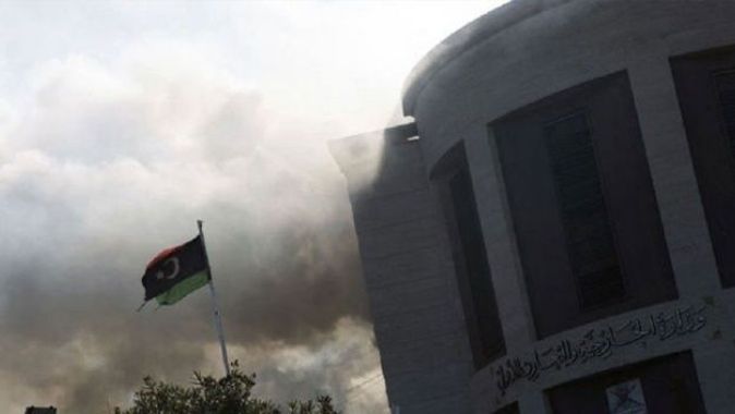 Hafter&#039;in ateşkes çağrısını reddetmesinin ardından başkentte patlama sesleri