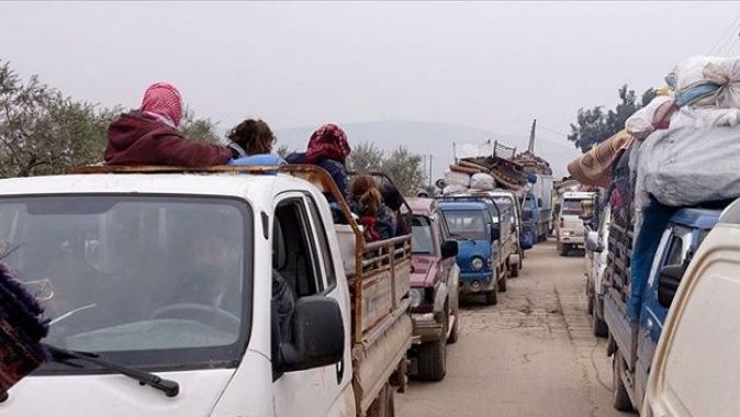 İdlib&#039;ten Türkiye sınırı yakınlarına 36 bin sivil daha göç etti