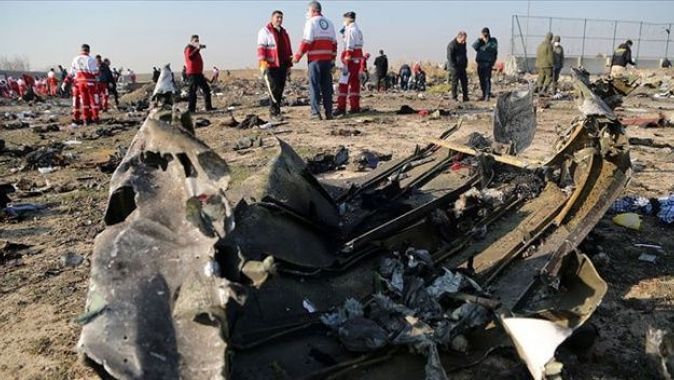 İran&#039;da düşen uçakta füze iddiası
