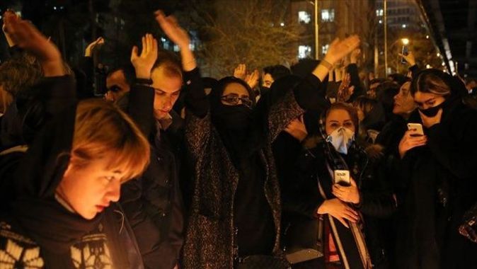 İran&#039;daki gösterilerde yaklaşık 30 kişi gözaltına alındı