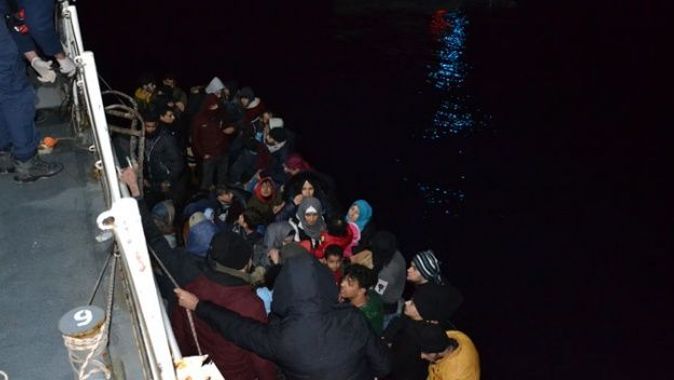 İzmir&#039;de 131 düzensiz göçmen yakalandı