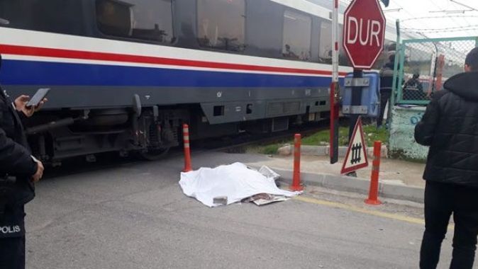 Korkunç kaza! Trenin çarptığı kadın hayatını kaybetti