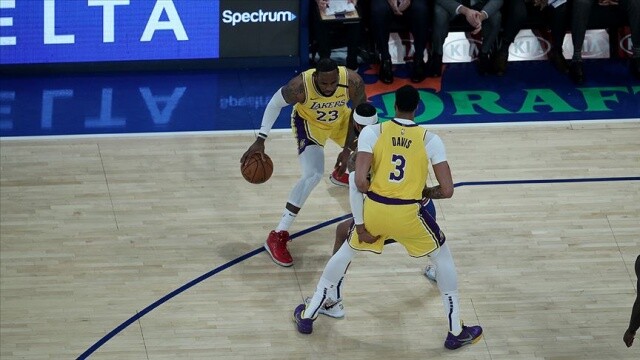 Lakers LeBron James&#039;in &#039;triple-double&#039; yaptığı maçta yendi