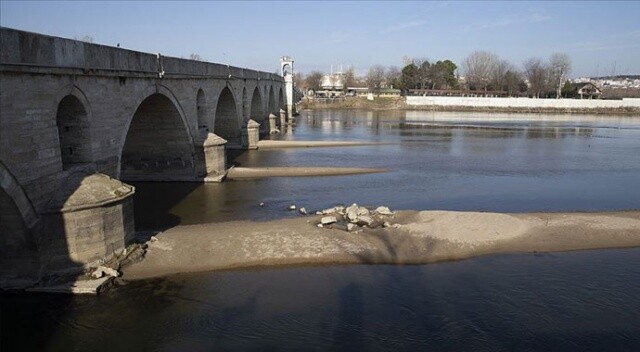 Meriç&#039;in su seviyesi düşünce tarihi köprünün ayakları günyüzüne çıktı