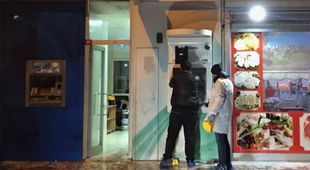 Sultanbeyli&#039;de 3 ATM ateşe verildi