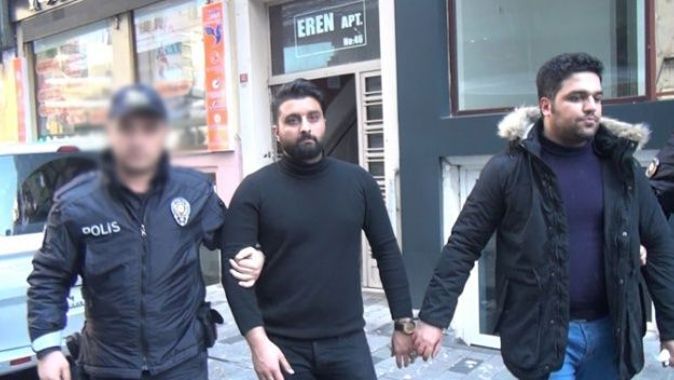 Taksim’de turistler birbirine girdi: 2 kişi bıçaklandı