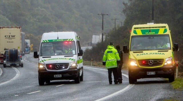 Yeni Zelanda’da turistleri taşıyan otobüs devrildi: 20 yaralı