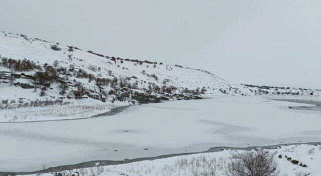 Aksaray’da göletler buz tuttu