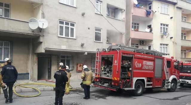 Avcılar&#039;da binada yangın, vatandaşlar göz yaşı döktü