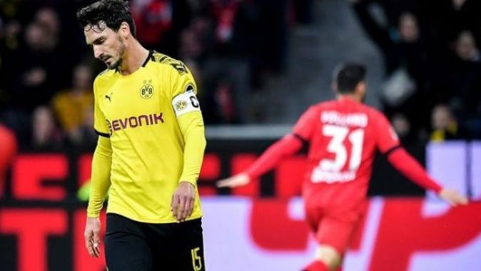 Bayer Leverkusen&#039;e yenilen Borussia Dortmund zirve yarışında darbe aldı