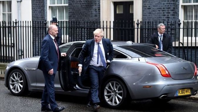 Boris Johnson kabinede kısmi değişikliğe gitti