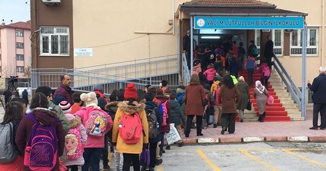 Elazığ&#039;da depremin ardından ilk ders zili çaldı